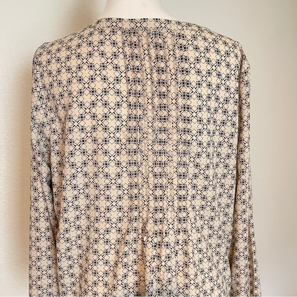 Pleione Geometric Cream & Black Geometric Print Blouse | Size M - Picture 6 of 11